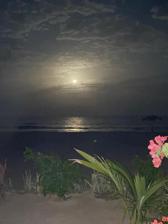 Alfredo Marchetti Nº13 A On The Beach, De Chaves, Boa Vista